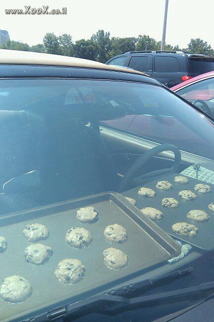 תמונת בגלל שכל-כך חם אפשר לאפות עוגיות בתוך האוטו