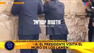 נשיא ארגנטינה פורץ בבכי (מרוב התרגשות) במהלך ביקורו בכותל...