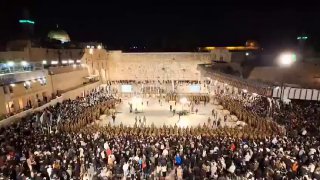 גדוד נצח יהודה בסיום טקס ההשבעה בכותל המערבי בשירת 