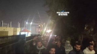 צעדות בעמאן בירת ירדן לכיוון שגרירות ישראל זה הלילה הרביעי...