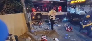 הלילה בתל אביב תאונה קשה בין 2 אוטובוסים כ10 נפגעים...