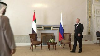 ולדימיר פוטין נפגש עם נשיא איחוד האמירויות מוחמד אל-נהיאן...
