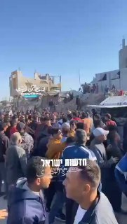 בעזה טוענים שחמאס הגיע והחל לפנות את ההפגנות באלימות...