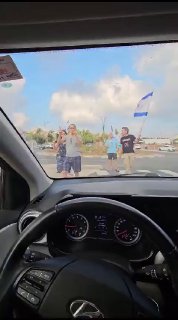 נציג הבעלים של ערוץ 14 הותקף ביום שישי על ידי מפגינים!...