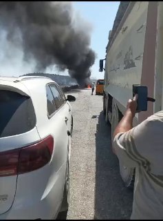 רכב התהפך ועלה באש בעת שנרדף על ידי הצבא סמוך למחסום הצבאי...