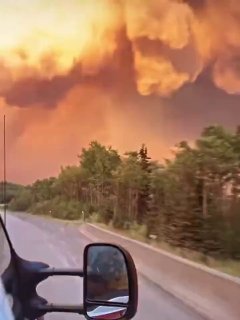 קנדה: שריפות הענק במדינה נמשכות, תיעוד מפרובינציה British Columbia...