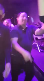 אופיר קסטוריאנו רוקד במועדון הפטיפון יחד עם יונה גמבש ודבורה...