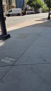 קליפורניה בחורה נשדדת באמצע הרחוב זועקת לעזרה אבל אף אחד לא...