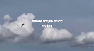 מישיגן, עקב תקלה  כלשהי התרסק מטוס קרב מיג-23UB לתוך בית, שני...