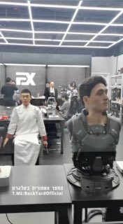 יום רגיל בחברה סינית לייצור רובוטים ...