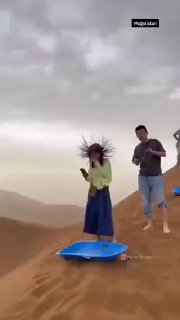סערה חשמלית: קבוצת תיירים שטיילה במדבר גובי במונגוליה, נקלעה...