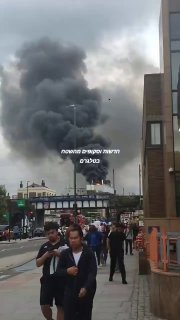 שריפה גדולה פרצה במרכז עסקים בבאו, טאואר המלטס בלונדון, 100...