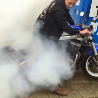 שרף את האופנוע...