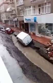 בטורקיה אחרי גשמים כבדים...