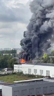 מחסן נפט נשרף ומתפוצץ בסנט פטרבורג...