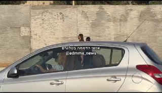 מיכל הקטנה ורוב רוי עם הקטן על סוס בנתיבי איילון...