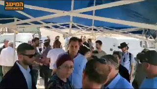 ישראל היום: פלסטינים הפריעו לאירוע ״הרמת כוסית״ של מועצת יש״ע...