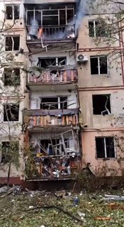 הרוסים תקפו בנייני מגורים בנובה קחובקה באמצעות פצצות...