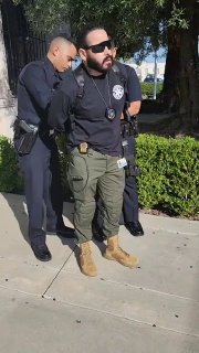 אדם חמוש מתחזה לסוכן פדרלי נעצר באירוע RFK Jr. בלוס אנג'לס...