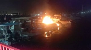 סירה עלתה באש במרינה באשדוד, מתנדבי איחוד הצלה במקום מדווחים...
