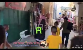 תומכי מחבלים ערבים בירושלים תוקפים תייר סעודי שהגיע לעיר...
