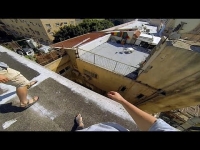 תיירים יוצאי דופן על גגות בישראל