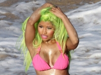 Nicki Minaj - Starships