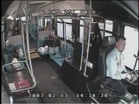 נהג האוטובוס הציל ילדה קטנה ממוות
