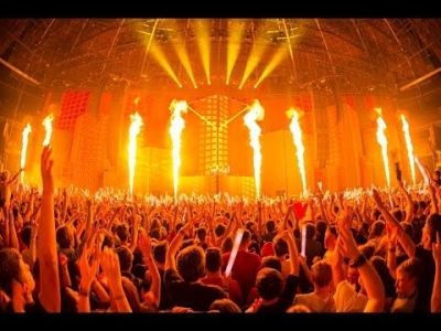 Dimitri Vegas & Like Mike - Bringing Home The Madness 