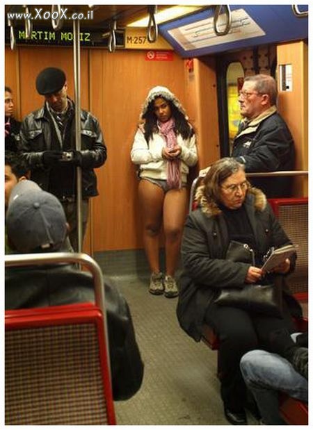 תמונת לבוש הולם ברכבת