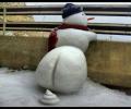 תמונות מצחיקות בולי איש השלג מחרבן