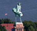 תמונות מצחיקות פסל החירות ברוח